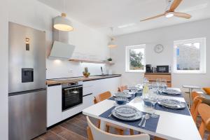 Papas Court V Pasman Villa with pool