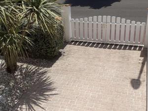 Maisons de vacances Maison de vacances avec terrasse, jardin, garage, animaux acceptes a Royan - FR-1-494-116 : photos des chambres