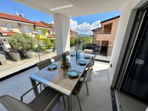 Villa Monte R+Luxury