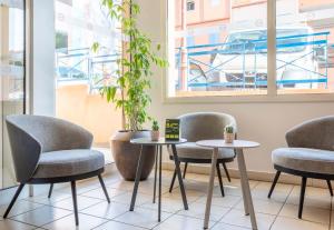 Hotels B&B HOTEL Martigues Port-de-Bouc : photos des chambres