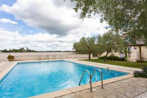 Appartements Cote Oliviers 6P - Appt avec piscine partagee : Appartement 2 Chambres