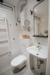 URBAN GREEN Corner with a Story