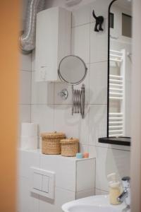 URBAN GREEN Corner with a Story