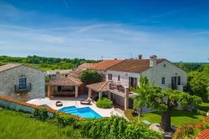Beautiful Villa Gospodi with pool in Tinjan - Barat