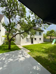 Super maison entre paris et Disney