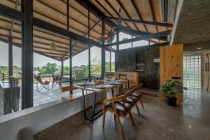 SaffronStays Black Rock - 3BR pet-friendly eco-luxe villa with pool, game room & sunrise deck in Nashik
