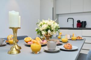 BLACK WATER BAY HOUSE