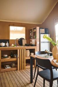 Campings La Clairiere - ecolieu de vacances : photos des chambres