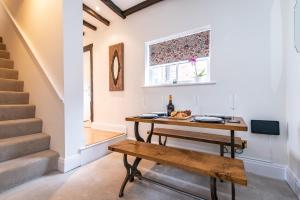 Chester Racecourse Views, Townhouse with Parking