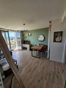 Appartements Nid douillet palois vue Pyrenees - Parking : photos des chambres