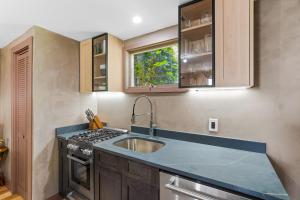 Bronze Suite
