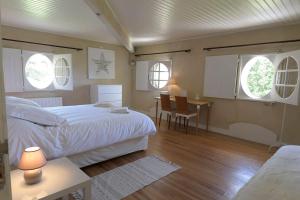 Villas Prestigious 18th century house with mirror pool : photos des chambres