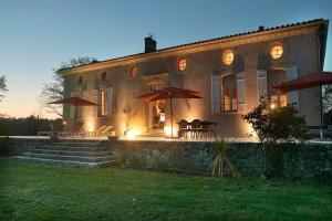 Villas Prestigious 18th century house with mirror pool : photos des chambres