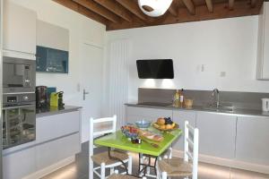 Villas Prestigious 18th century house with mirror pool : photos des chambres