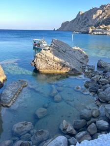 Antiperatos Beach house