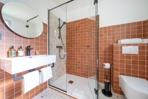 Hotels Hotel La Garrigue & Bar Le Perchoir : photos des chambres