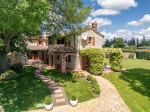 Little Owl Estate - Authentic Istrian Stone Villa