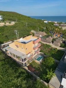 Bachue kite wing and house - 圣维罗尼卡