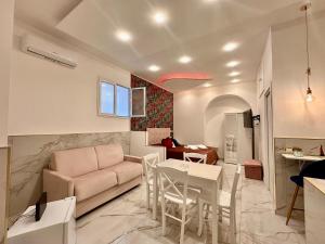 House Santa Fè - WiFi Comfort e Posizione Centrale a Napoli