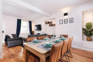 Ty Gwladus a Einion by Wales Escapes - Coelbren