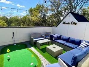 East Nashville Townhome 5min to Grand Ole Opry! Rooftop Deck, Grill, TV and Golf - Madison