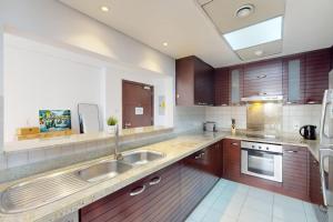 Marina Tower - Chic One Bedroom