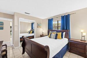 Edgewater Golf Villa 605