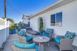 Coastal Cottage 212 - Oceanview Deck and Patio - Grill - Steps from the Beach