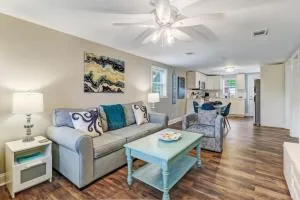 Tropical Beach Bungalow Down - Backyard - Grill - Across Street from Beach - O'Neil