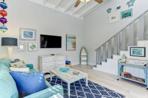 Turtle Loft - Charming Oceanfront Loft - Multiple Decks - Private Beach Access