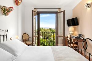 Double Room with Sea View room in Hotel La Corte Del Sole