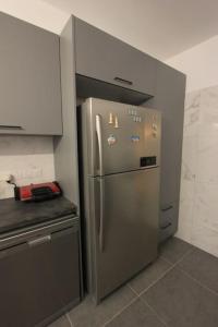 Superb Apartment steps away from Finikoudes Beach