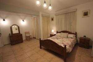 Superb Apartment steps away from Finikoudes Beach