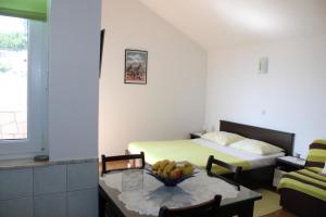 Studio apartment in Duce with sea view, balcony, air conditioning, WiFi 5067-6