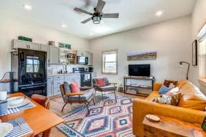 Clark Riverfront Retreat with Fire Pit and Views! - 库克市