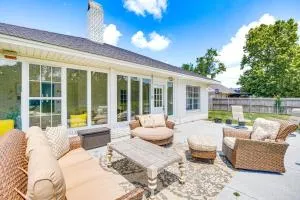 Spacious Long Beach Vacation Home with Patio and Grill - 长滩