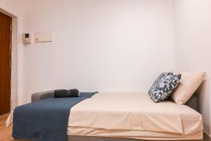 For You Rentals Lindo estudio TEMPORAL en barrio Justicia SLO160