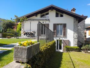 Il Torchio - lake & mountain