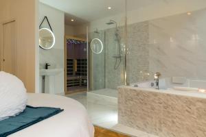 Appartements Suite Atemporelle - SPA room : photos des chambres