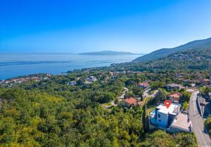Villa Ziganto with a view of the Kvarner Bay