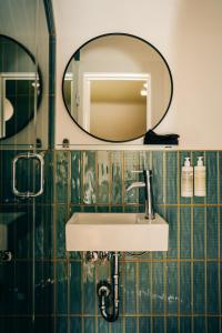 Somewhere Inn Collingwood Boutique Hotel