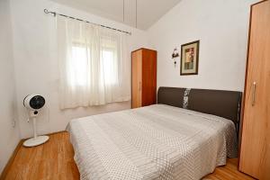 Apartment Ražanac Nikola 2