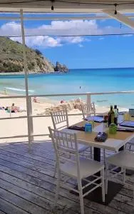 STELLA DORADA VACANZE a soli 5 minuti dalle spiagge le nostre camere offrono tutto il necessario per la tua vacanza perfetta - Camisa