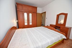 Apartment Ražanac Nikola