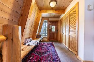 4BD with Lake Views Near Beach and Slopes