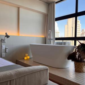 ALTO 26-Mirante luxuoso com banheira no centro SP