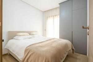 Luxury Duplex Appartement vlakbij strand met rooftoppool