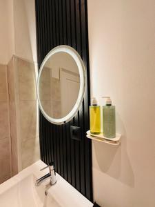 Appartements Orleans Centre - LOVE ROOM - Good Vibes Only BY PRIMO C0NCIERGERIE : photos des chambres