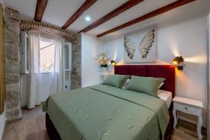 Bernard Deluxe Renovated Peaceful Old Town Gem
