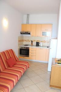 Apartment in Duce with sea view, balcony, air conditioning, W-LAN 5067-4 